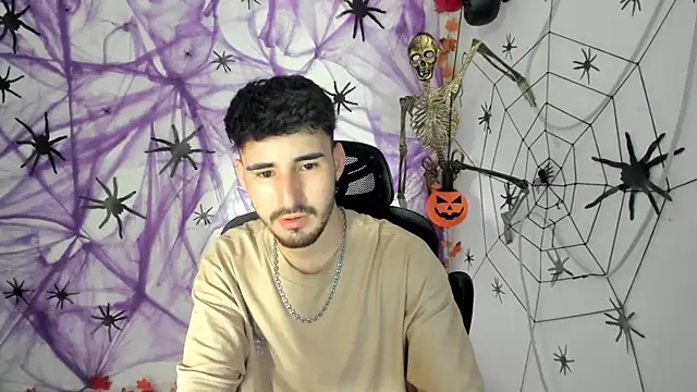 Snapshot of DmitriSanders chatting on 09-28-25, 07:52 DmitriSanders online show from 09-28-25, 07:52