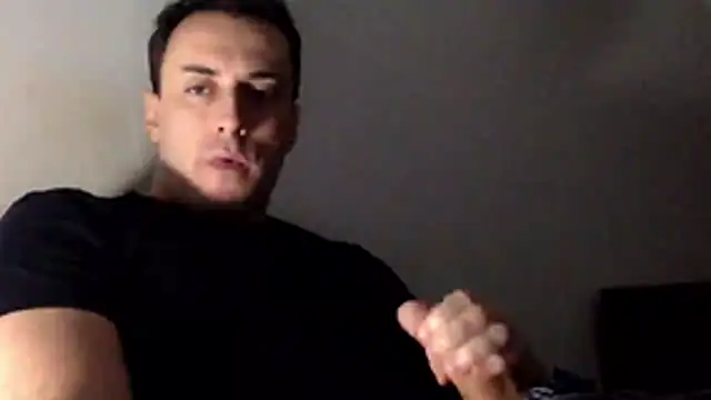 Snapshot of mainnrd chatting on 12-21-25, 01:57 mainnrd online show from 12-21-25, 01:57