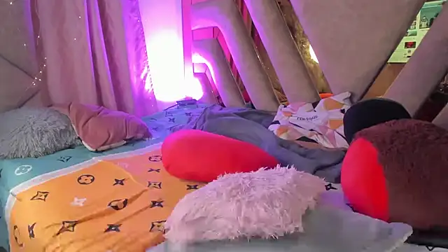 Snapshot of naatashamendozaa chatting on 03-01-25, 06:46 naatashamendozaa online show from 03-01-25, 06:46