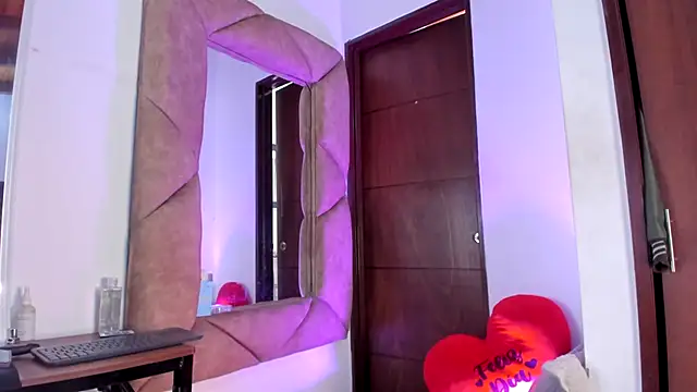 Snapshot of naatashamendozaa chatting on 09-25-25, 04:00 naatashamendozaa online show from 09-25-25, 04:00