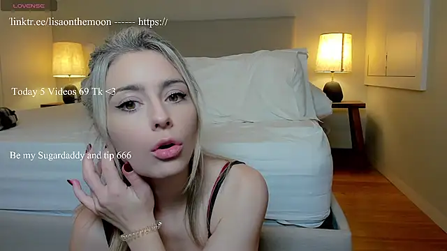 Lisaonthemoon online show from 11-13-25, 04:06