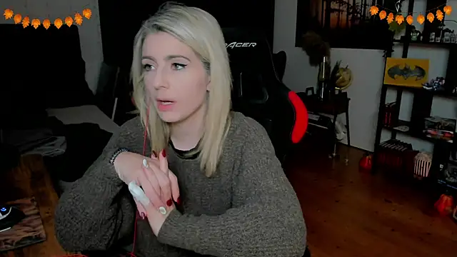 Lisaonthemoon online show from 11-25-25, 06:41