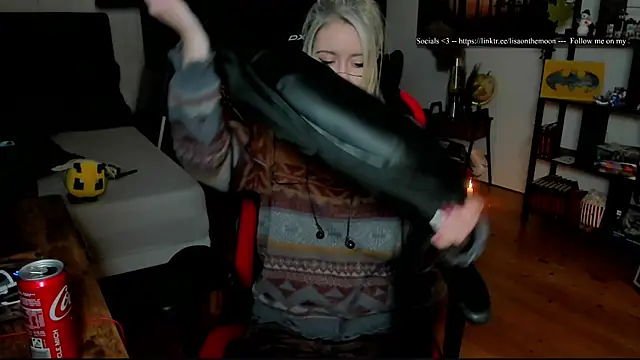 Lisaonthemoon online show from 11-27-25, 08:22