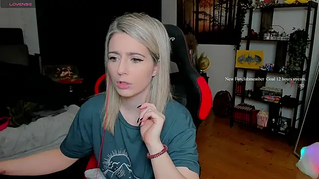 Lisaonthemoon online show from 03-04-26, 06:47