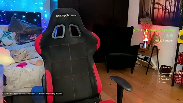 Lisaonthemoon online show from 04-11-26, 01:37