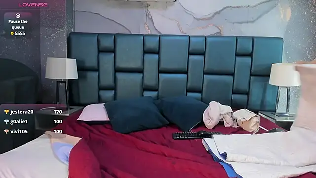 Snapshot of Nahomi_Wild chatting on 02-04-25, 02:07 Nahomi Wild online show from 02-04-25, 02:07