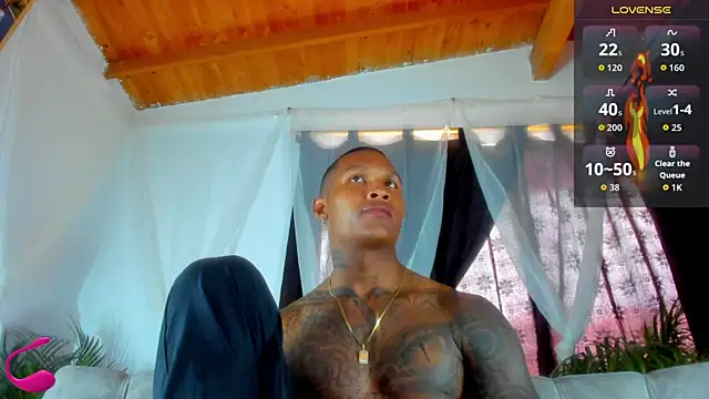 esteveen ortegas  online show from 10-22-25, 04:07