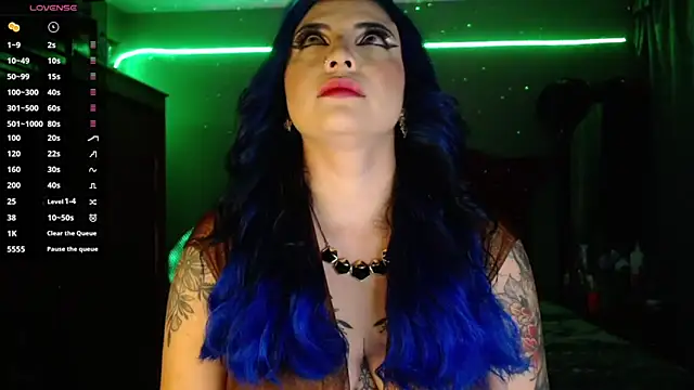 Snapshot of black_wiidow chatting on 12-23-24, 06:00 black wiidow online show from 12-23-24, 06:00