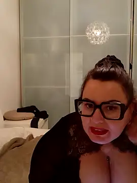 Snapshot of porcona281885 chatting on 12-15-25, 04:00 porcona281885 online show from 12-15-25, 04:00