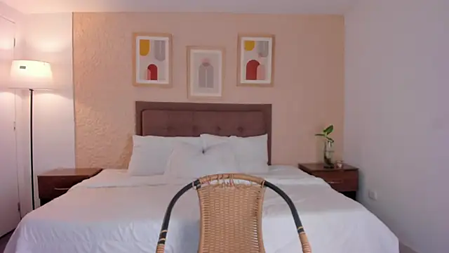 Snapshot of AndreaMartini chatting on 01-26-25, 10:24 AndreaMartini online show from 01-26-25, 10:24