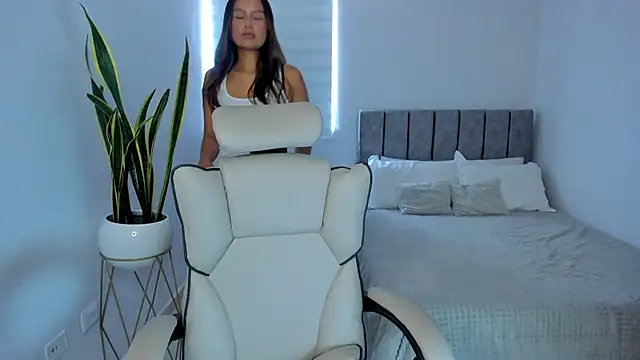 Snapshot of AndreaMartini chatting on 03-01-25, 06:43 AndreaMartini online show from 03-01-25, 06:43