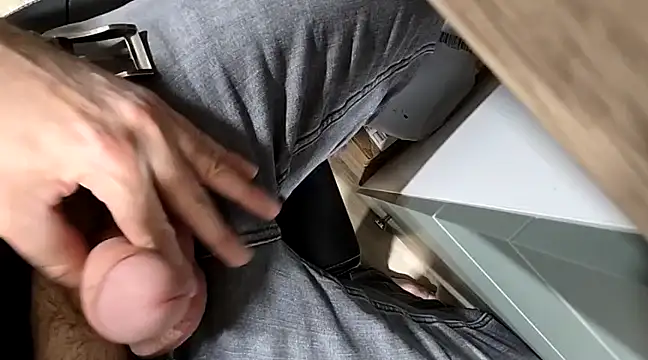 Snapshot of anald66666 chatting on 01-28-25, 07:53 anald66666 online show from 01-28-25, 07:53