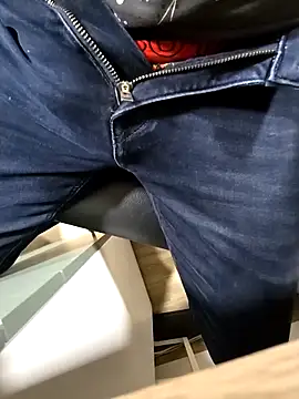 Snapshot of anald66666 chatting on 10-06-25, 06:44 anald66666 online show from 10-06-25, 06:44