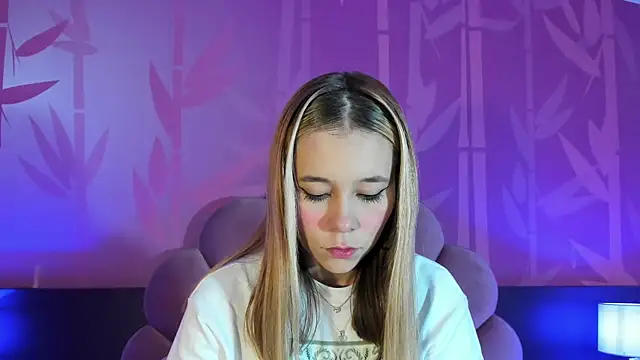 Lezy  online show from 01-28-25, 07:32