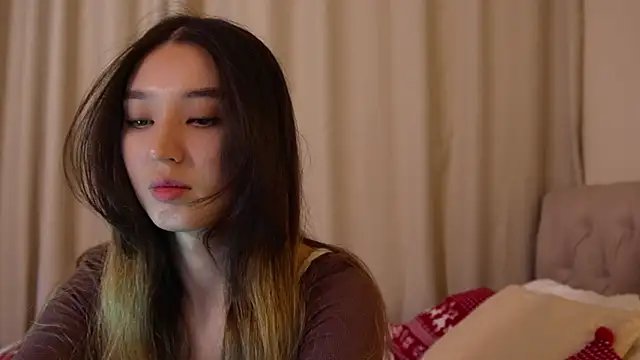 Snapshot of Sarasuo1 chatting on 12-21-24, 11:55 Sarasuo1 online show from 12-21-24, 11:55