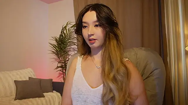 Snapshot of Sarasuo1 chatting on 09-12-25, 12:49 Sarasuo1 online show from 09-12-25, 12:49