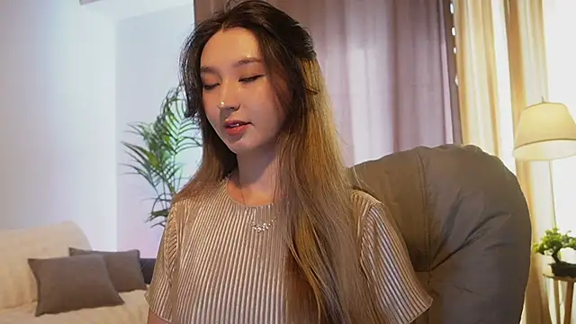 Snapshot of Sarasuo1 chatting on 09-13-25, 09:20 Sarasuo1 online show from 09-13-25, 09:20