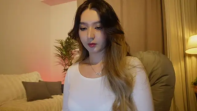 Snapshot of Sarasuo1 chatting on 09-18-25, 01:13 Sarasuo1 online show from 09-18-25, 01:13