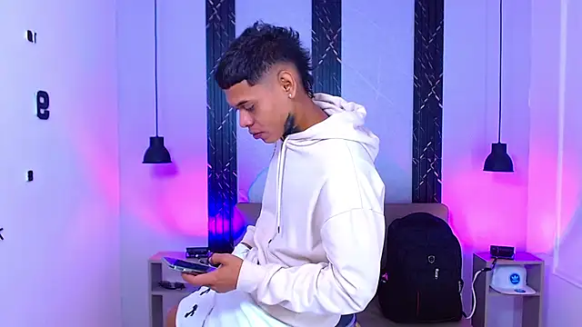 Damar fhelipe online show from 10-11-25, 04:55