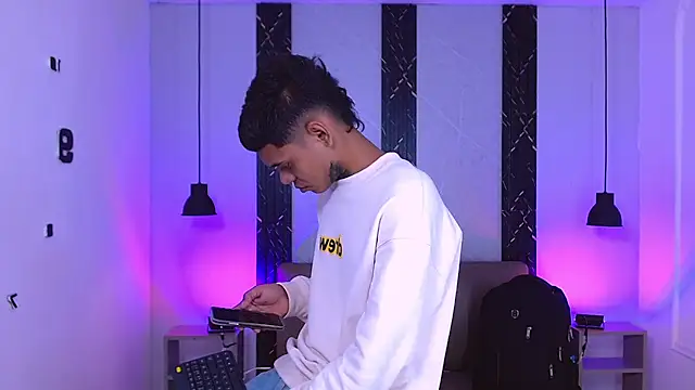 Damar fhelipe online show from 10-17-25, 04:15