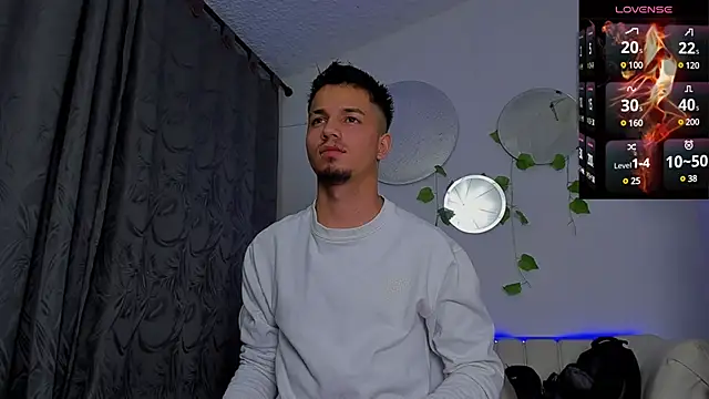 Snapshot of Issac_james_ chatting on 01-09-25, 11:14 Issac james  online show from 01-09-25, 11:14