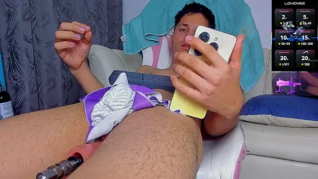 Snapshot of Issac_james_ chatting on 03-05-25, 08:10 Issac james  online show from 03-05-25, 08:10