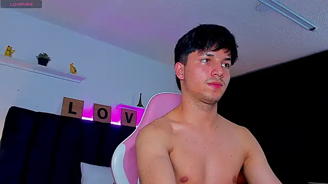 Snapshot of Issac_james_ chatting on 09-14-25, 03:27 Issac james  online show from 09-14-25, 03:27