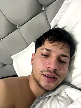 Snapshot of Issac_james_ chatting on 10-01-25, 02:06 Issac james  online show from 10-01-25, 02:06