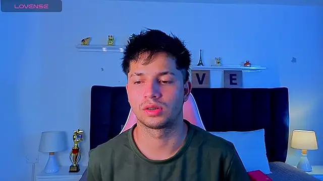 Issac james  online show from 04-15-26, 03:35