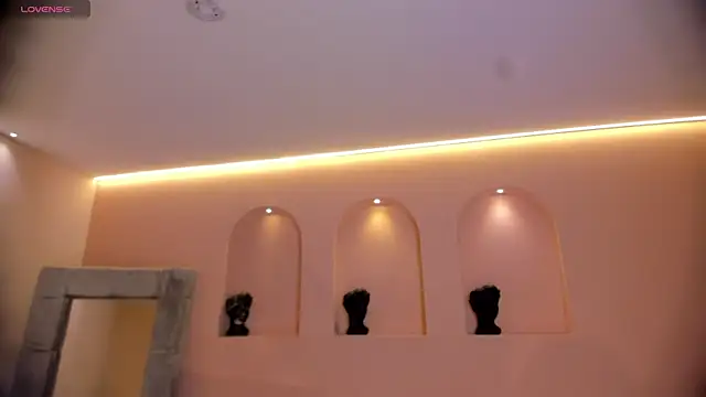 Snapshot of PaulinaSantos_ chatting on 12-05-25, 07:43 PaulinaSantos online show from 12-05-25, 07:43