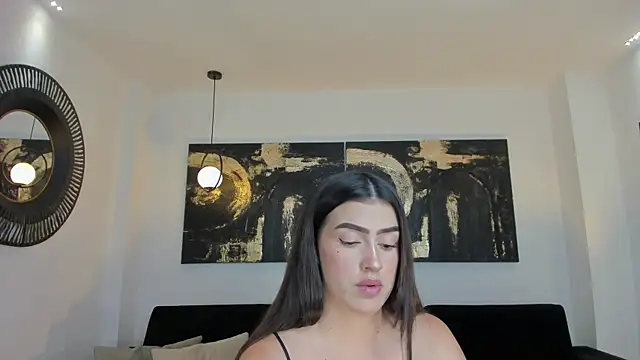 PaulinaSantos  online show from 04-02-26, 07:00