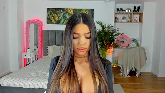 Snapshot of Fancy_Jenn chatting on 01-25-25, 06:35 Fancy Jenn online show from 01-25-25, 06:35