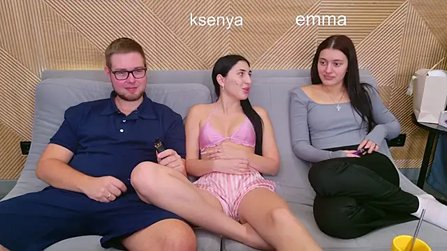 Ksenny online show from 11-14-25, 11:42