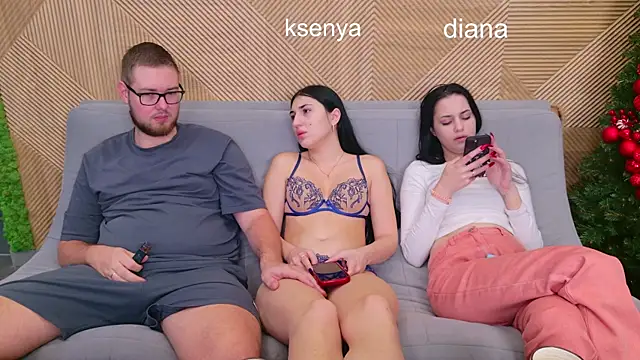 Ksenny online show from 12-16-25, 03:55