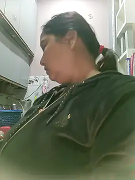 Snapshot of Dianaa9 chatting on 01-03-25, 08:21 Dianaa9 online show from 01-03-25, 08:21