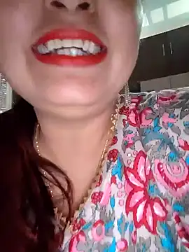 Snapshot of Dianaa9 chatting on 03-04-25, 03:48 Dianaa9 online show from 03-04-25, 03:48