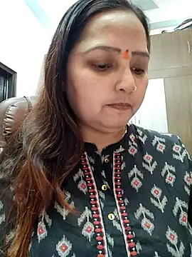 Snapshot of Dianaa9 chatting on 03-08-25, 04:50 Dianaa9 online show from 03-08-25, 04:50