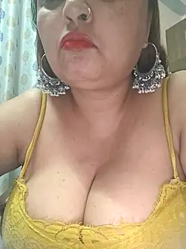 Snapshot of Dianaa9 chatting on 10-06-25, 06:27 Dianaa9 online show from 10-06-25, 06:27