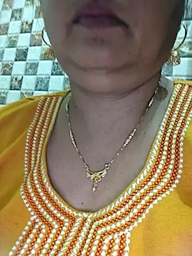 Snapshot of Dianaa9 chatting on 11-12-25, 02:23 Dianaa9 online show from 11-12-25, 02:23