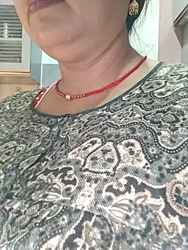 Snapshot of Dianaa9 chatting on 11-18-25, 02:28 Dianaa9 online show from 11-18-25, 02:28