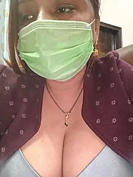 Snapshot of Dianaa9 chatting on 11-28-25, 08:00 Dianaa9 online show from 11-28-25, 08:00