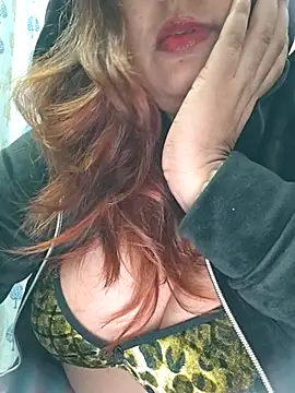 Snapshot of Dianaa9 chatting on 12-17-25, 06:52 Dianaa9 online show from 12-17-25, 06:52