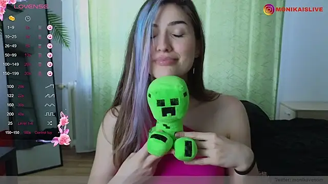 Snapshot of monikavenom chatting on 01-11-25, 11:02 monikavenom online show from 01-11-25, 11:02