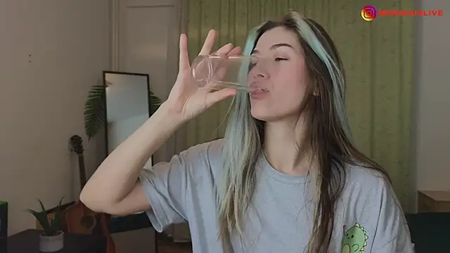 Snapshot of monikavenom chatting on 02-02-25, 05:26 monikavenom online show from 02-02-25, 05:26