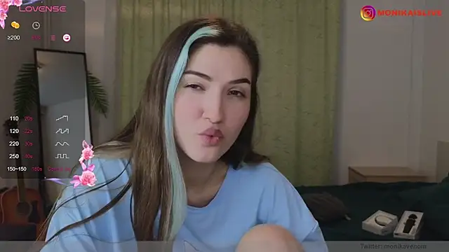 Snapshot of monikavenom chatting on 02-05-25, 05:09 monikavenom online show from 02-05-25, 05:09