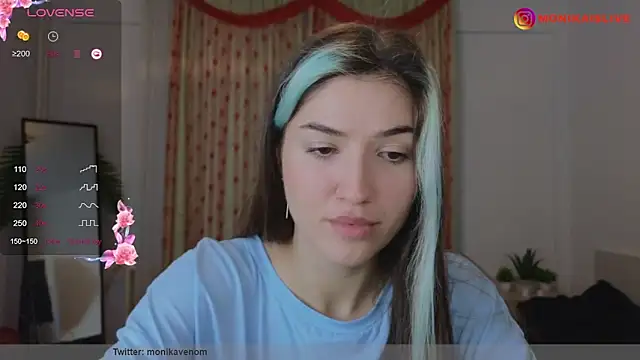 Snapshot of monikavenom chatting on 02-19-25, 05:05 monikavenom online show from 02-19-25, 05:05