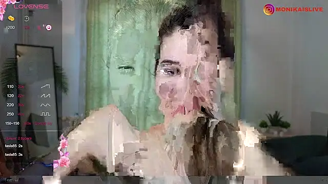 Snapshot of monikavenom chatting on 03-05-25, 05:07 monikavenom online show from 03-05-25, 05:07