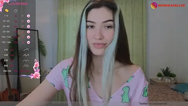 Snapshot of monikavenom chatting on 03-09-25, 04:11 monikavenom online show from 03-09-25, 04:11