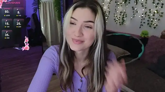 Snapshot of monikavenom chatting on 09-30-25, 01:54 monikavenom online show from 09-30-25, 01:54