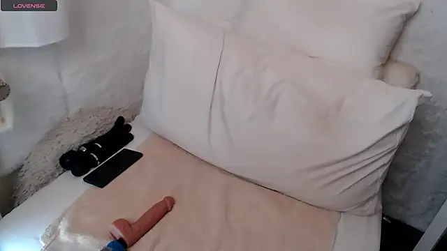 Snapshot of Julia-Sugar chatting on 01-28-25, 04:52 Julia-Sugar online show from 01-28-25, 04:52